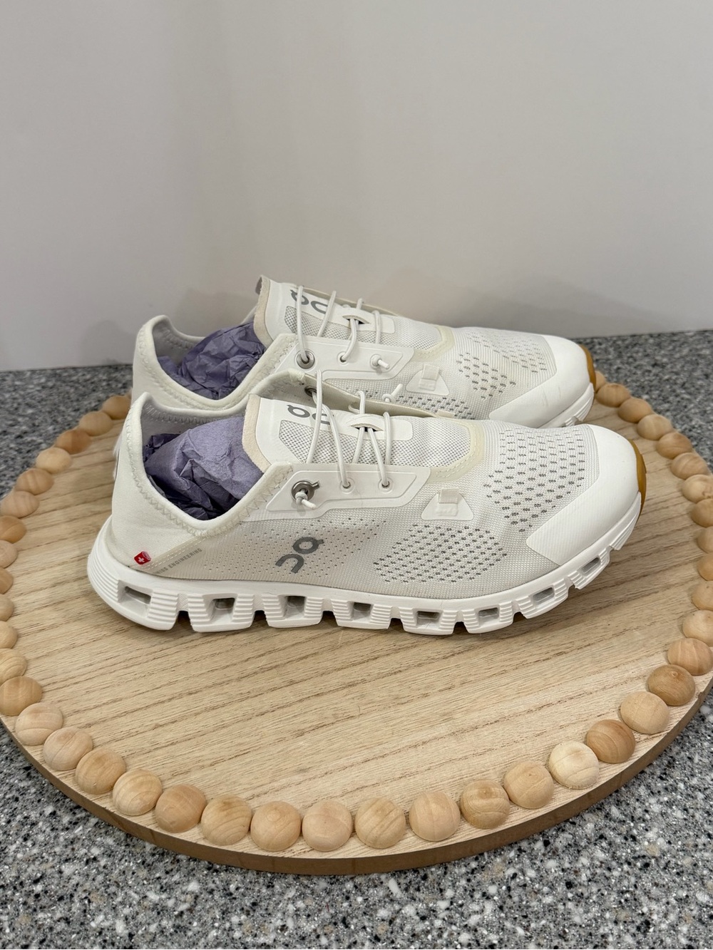 On Cloud 5 Coast All White Women’s 8.5 Sneakers Lightweight Travel Shoes